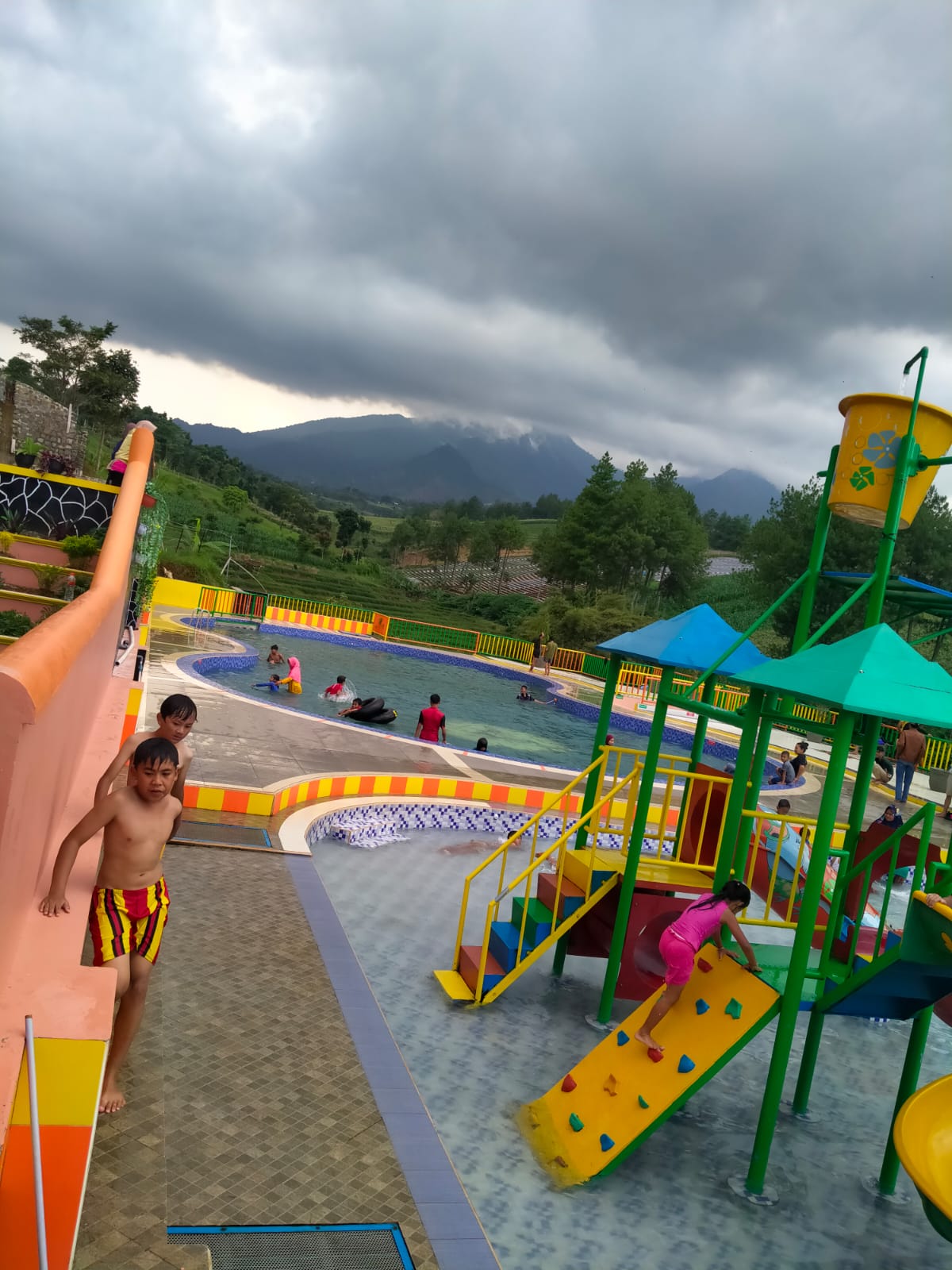 WATERBOOM