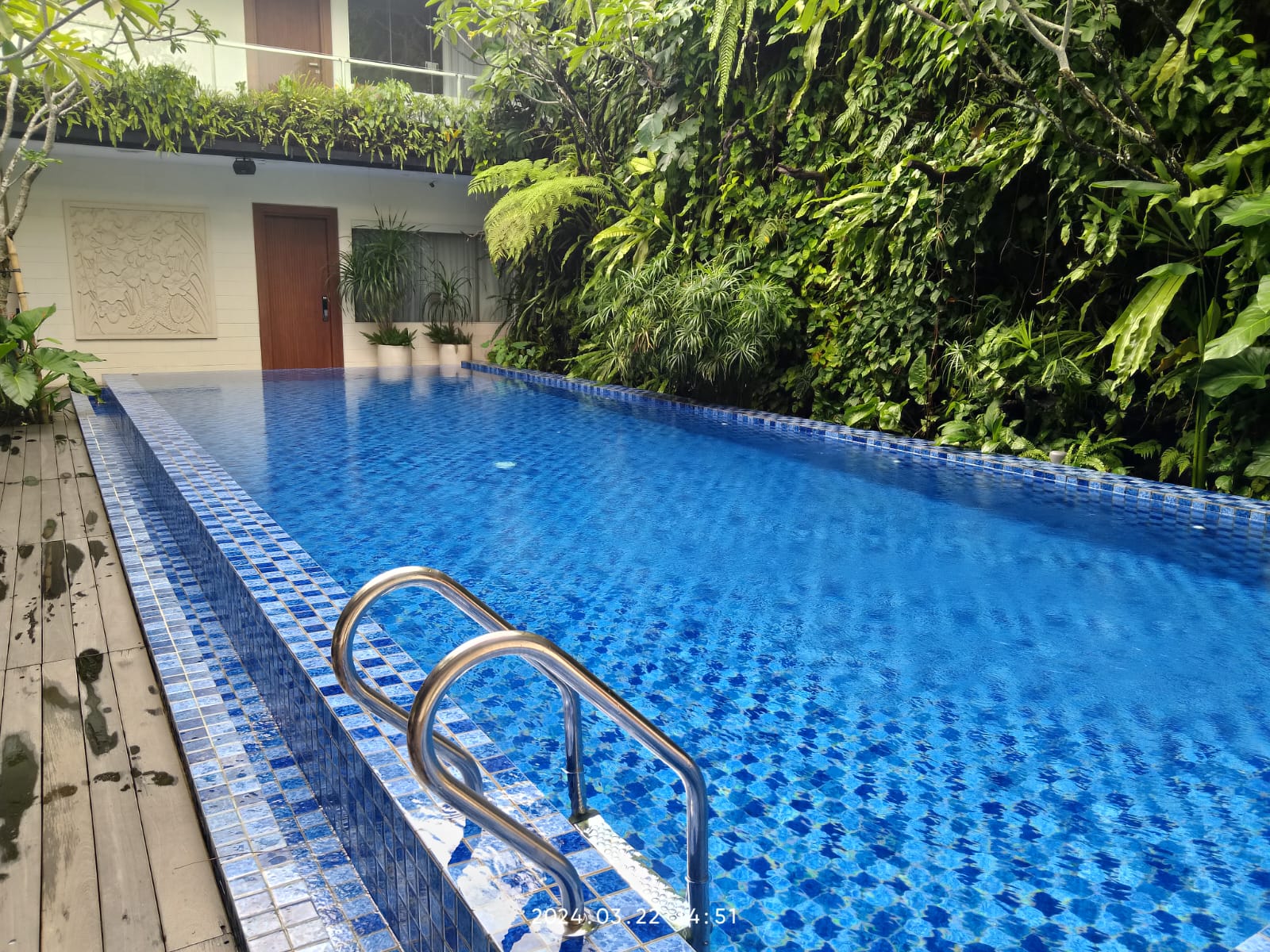 kontraktor kolam renang