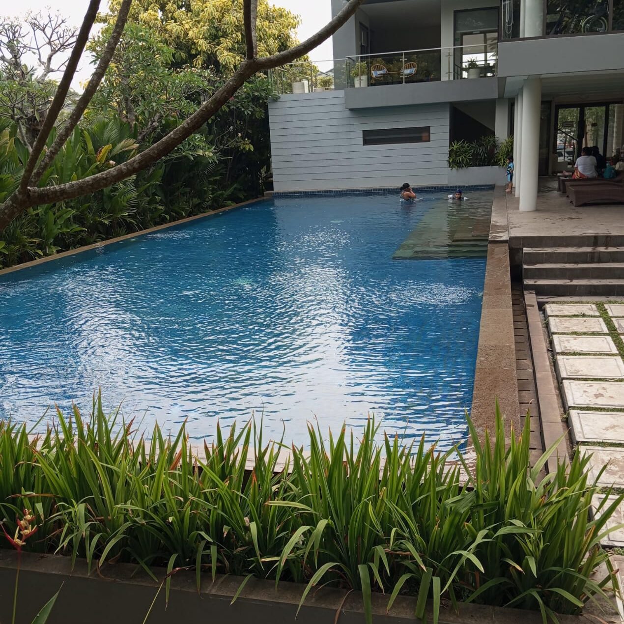 jasa perbaikan kolam renang