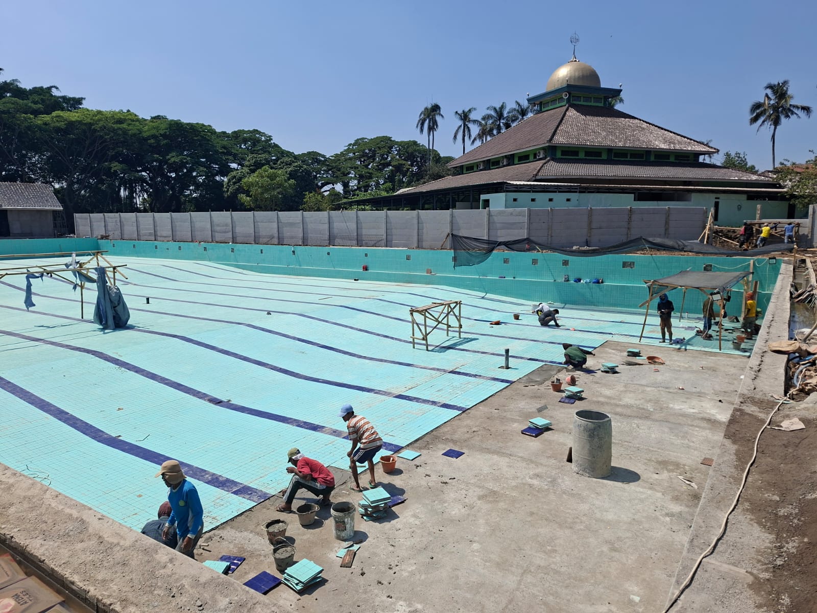 renovasi kolam renang